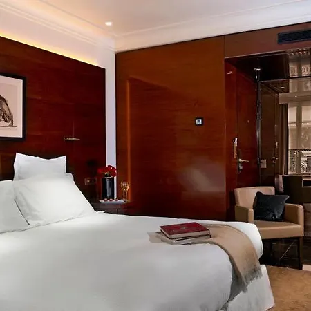 Hotel Montaigne Paris Exterior foto